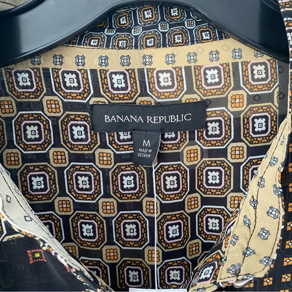 Banana Republic NWTs Eyelet Blouse Black Tan Patchwork Print size Medium - Picture 8 of 8